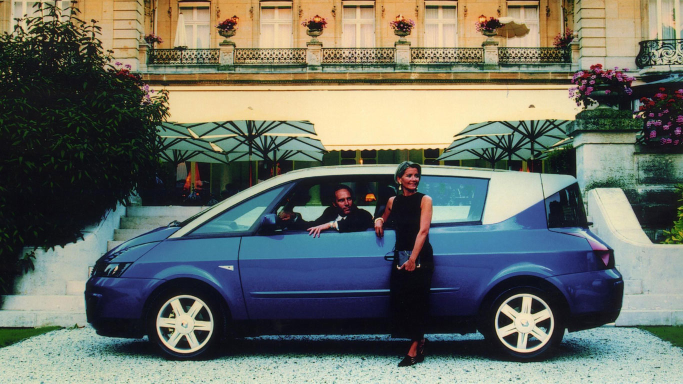 Luxe fizz: a celebration of French luxury cars