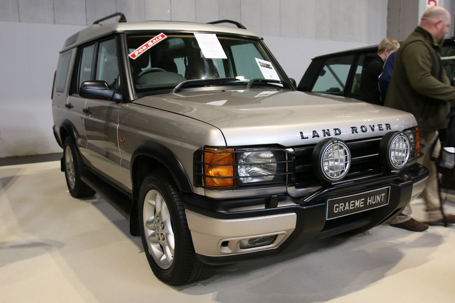 Land Rover Discovery: £18,750
