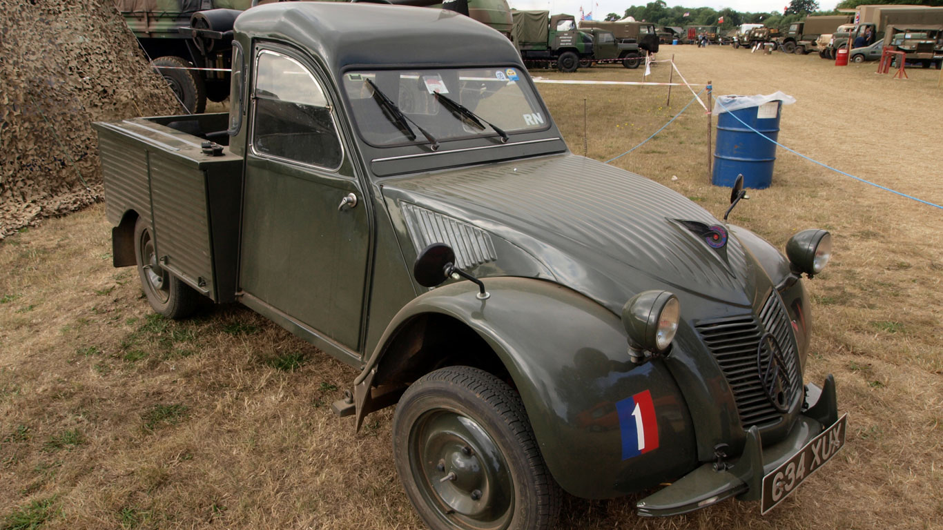 Snails on 'roids: The Citroen 2CV started out as a capable off-roader.  Four-wheel drive turns it into a monster