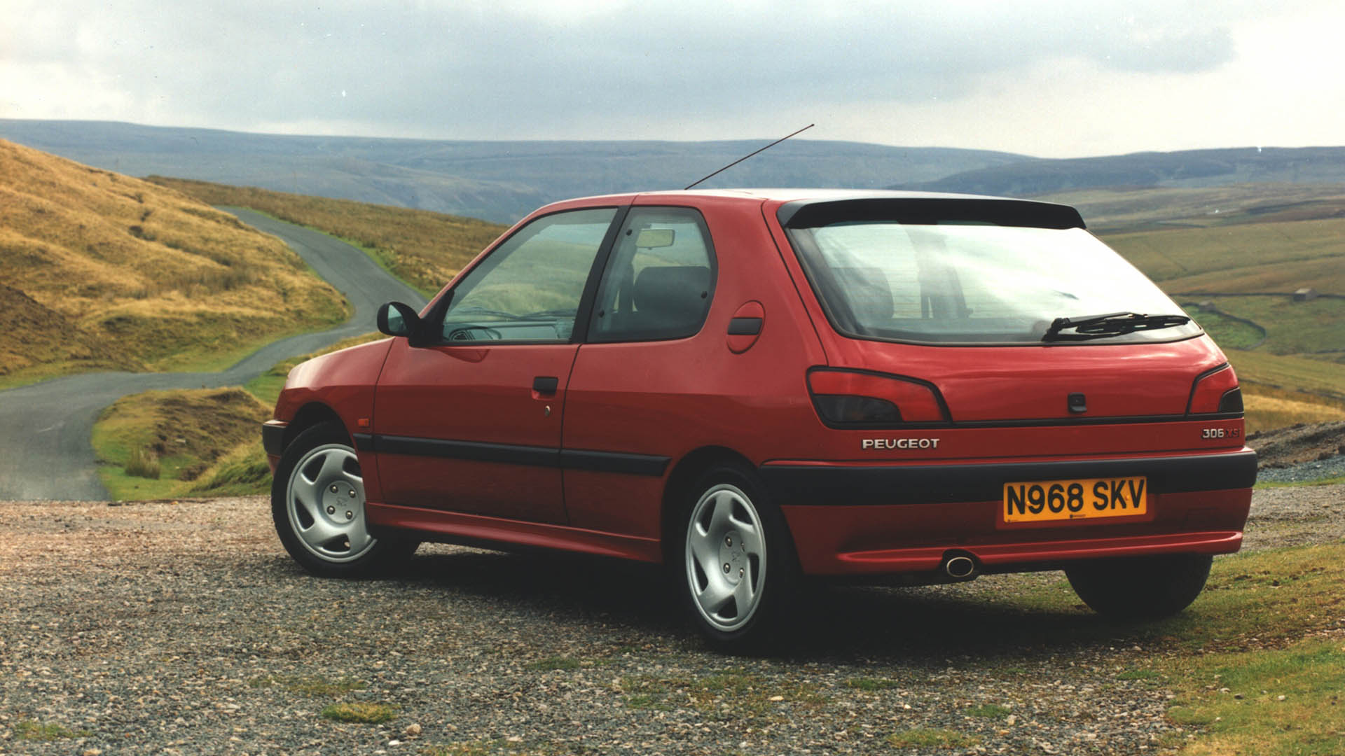 8. Peugeot 306: 56,112 registrations