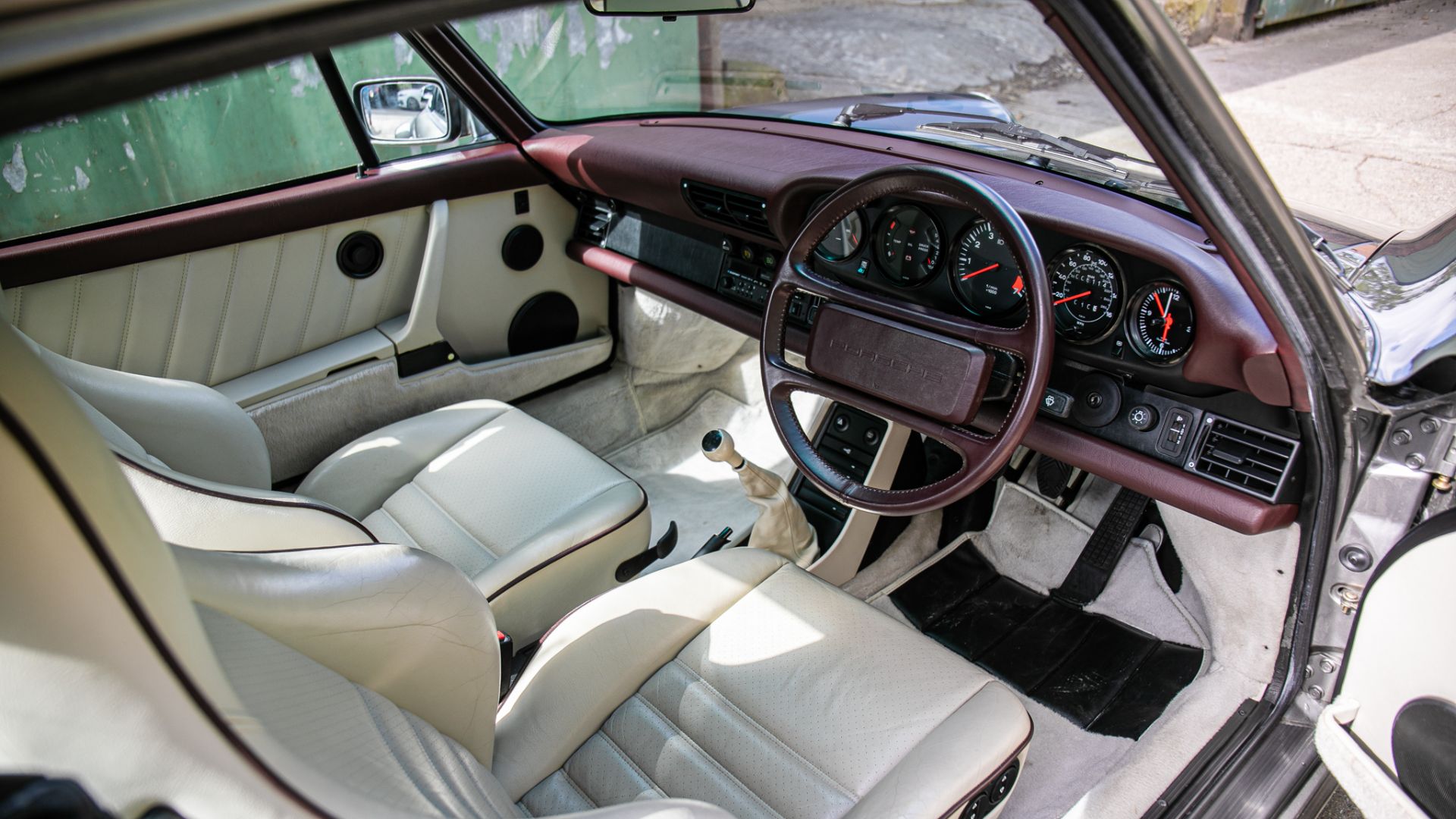 Porsche 911 Carrera 3.2 Supersport