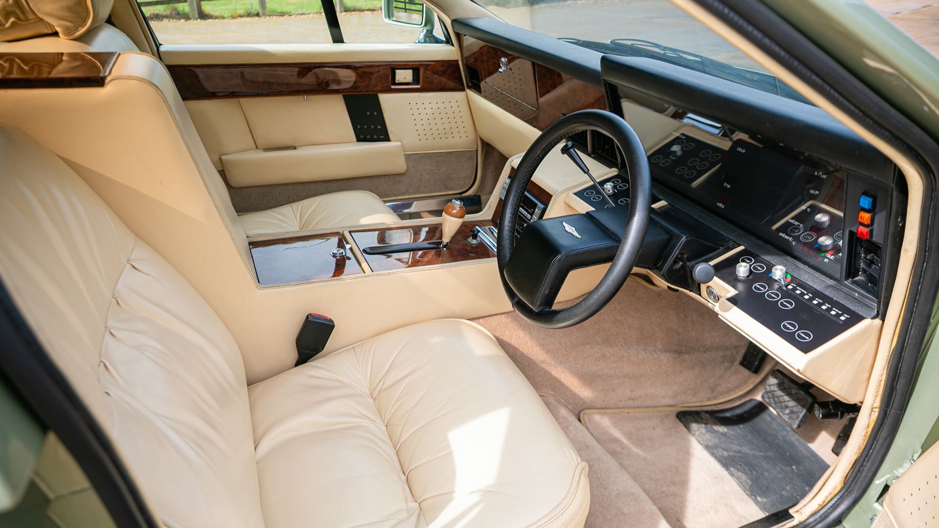 Aston Martin Lagonda
