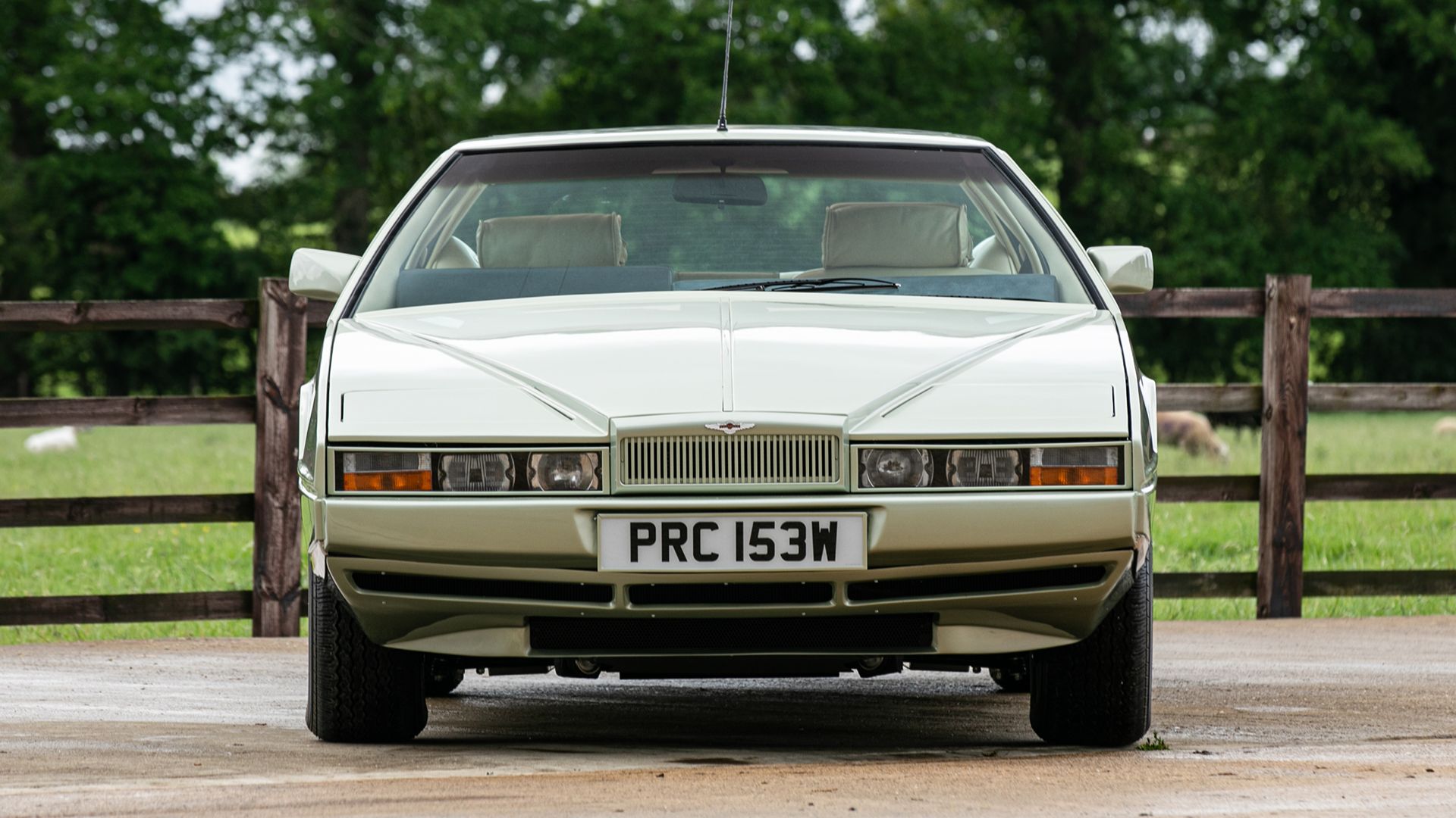 Aston Martin Lagonda
