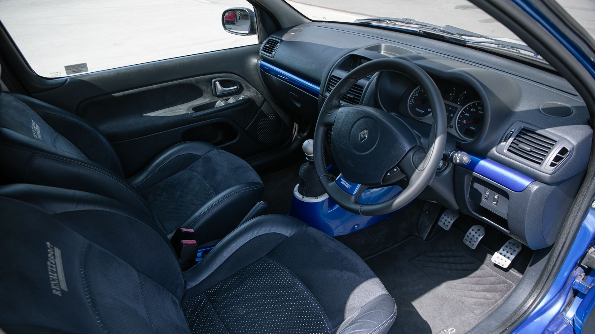 Renault Clio V6