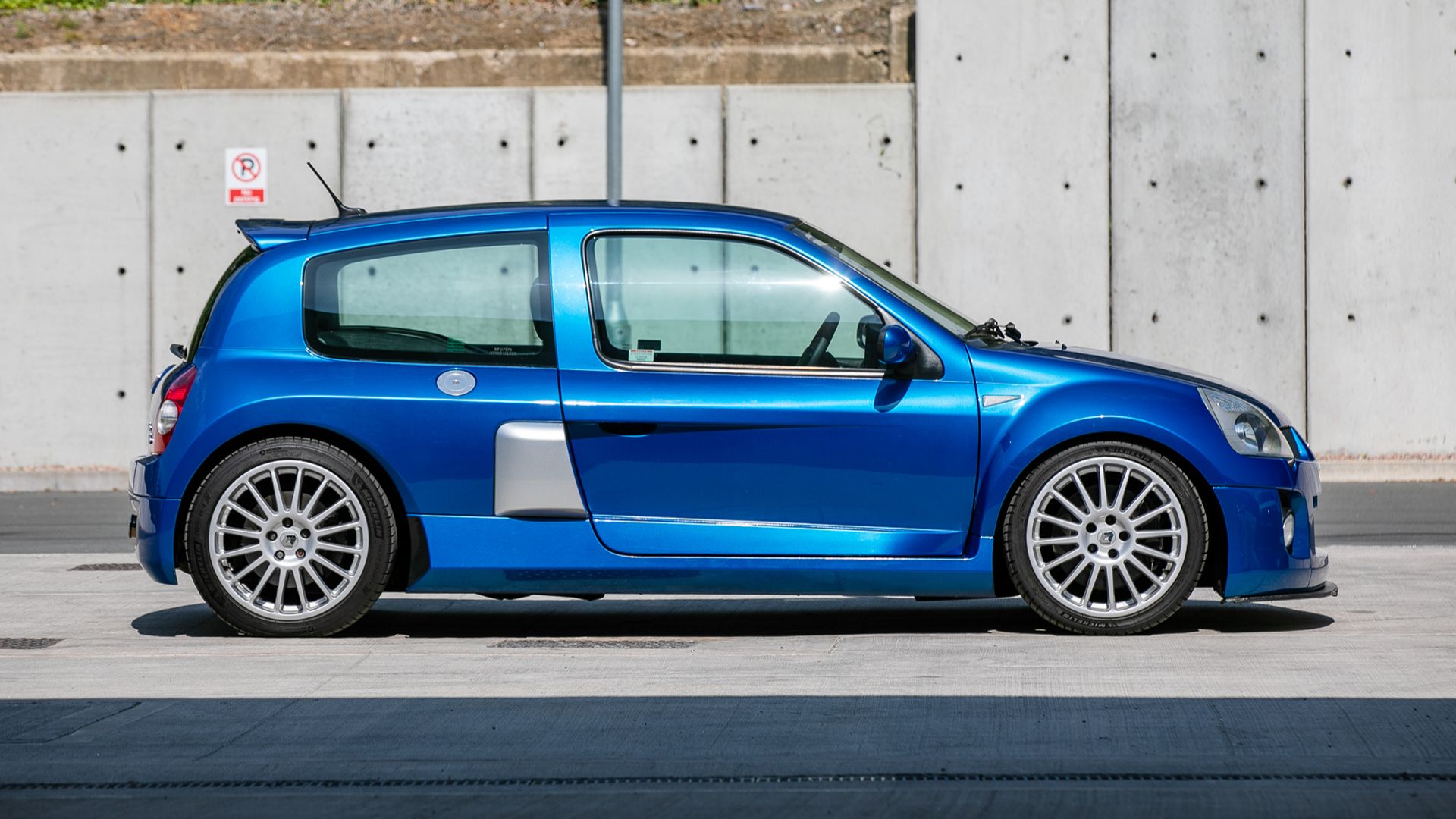 Renault Clio V6